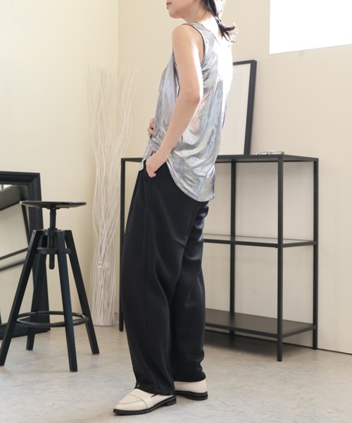 ULEULA（ウルア）の「メタリックタンクトップ/シャイニーラメタンク（タンクトップ・レディース・シルバー/ブラック・FREE）」の13枚目の写真