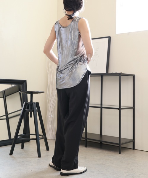 ULEULA（ウルア）の「メタリックタンクトップ/シャイニーラメタンク（タンクトップ・レディース・シルバー/ブラック・FREE）」の14枚目の写真