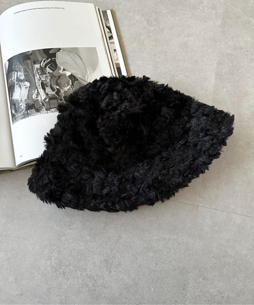 apres jour mignon（アプレジュールミニョン）の「【apresjour mignon×ARIAZ】ボリュームファーバケットハット（ハット・レディース・アイボリー/ブラウン系その他/ブラック・ONESIZE）」の5枚目の写真