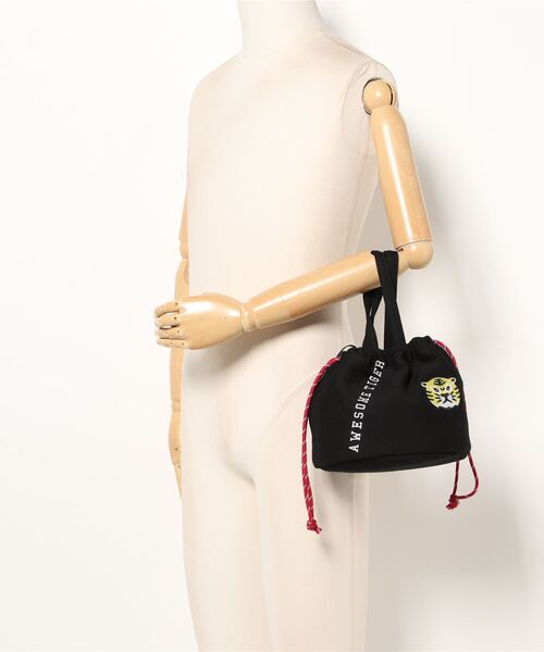 Design Tshirts Store graniph（デザイン　ティーシャツ　ストア　グラニフ）の「FRUIT OF THE LOOM× graniph TIGER BAG（ハンドバッグ・メンズ・ブラック・FREE）」の14枚目の写真