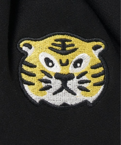 Design Tshirts Store graniph（デザイン　ティーシャツ　ストア　グラニフ）の「FRUIT OF THE LOOM× graniph TIGER BAG（ハンドバッグ・メンズ・ブラック・FREE）」の7枚目の写真