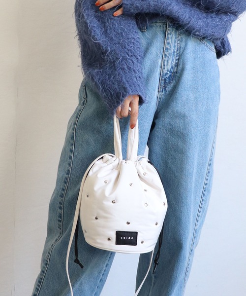 COLDE （コルデ）の「スタッズ付き2way巾着ショルダーバッグ（ショルダーバッグ・レディース・ブラック/イエロー/アイボリー/サックスブルー・FREE）」の14枚目の写真