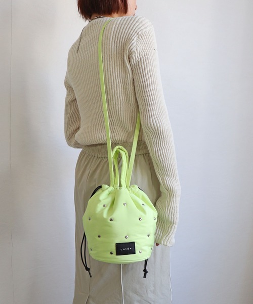 COLDE （コルデ）の「スタッズ付き2way巾着ショルダーバッグ（ショルダーバッグ・レディース・ブラック/イエロー/アイボリー/サックスブルー・FREE）」の21枚目の写真