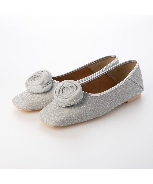 EVOL（イーボル）の「【EVOL】スクエアローズフラットパンプス IW5376（パンプス・レディース・ブラック/シルバー/ゴールド・22.0cm/22.5cm/23.0cm/23.5cm/24.0cm/24.5cm/25.0cm）」の4枚目の写真