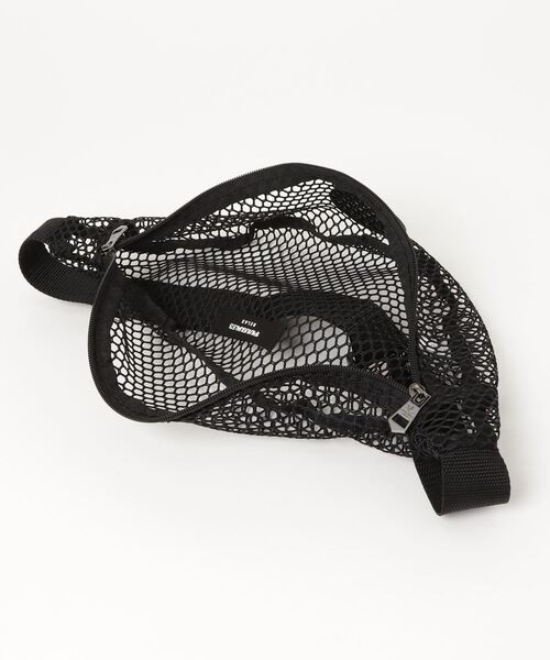 1PIU1UGUALE3  RELAX （ウノピゥウノウグァーレトレ リラックス）の「1PIU1UGUALE3 RELAX(ウノピゥウノウグァーレトレ リラックス)メッシュボディバッグ（ボディバッグ/ウエストポーチ・メンズ・ホワイト系その他/ブラック・ONESIZE）」の9枚目の写真