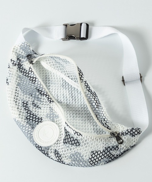 1PIU1UGUALE3  RELAX （ウノピゥウノウグァーレトレ リラックス）の「1PIU1UGUALE3 RELAX(ウノピゥウノウグァーレトレ リラックス)メッシュボディバッグ（ボディバッグ/ウエストポーチ・メンズ・ホワイト系その他/ブラック・ONESIZE）」の5枚目の写真