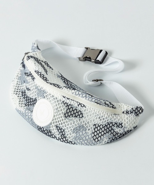 1PIU1UGUALE3  RELAX （ウノピゥウノウグァーレトレ リラックス）の「1PIU1UGUALE3 RELAX(ウノピゥウノウグァーレトレ リラックス)メッシュボディバッグ（ボディバッグ/ウエストポーチ・メンズ・ホワイト系その他/ブラック・ONESIZE）」の11枚目の写真