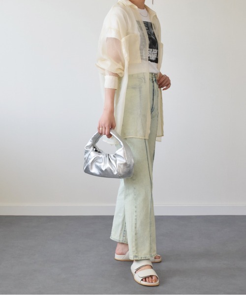 andrea cardone（アンドレアカルドネ）の「【ANDREA CARDONE】ギャザーレザーホーボーバッグ(Q46437)（ハンドバッグ・レディース・シルバー/アイボリー・ALL）」の8枚目の写真