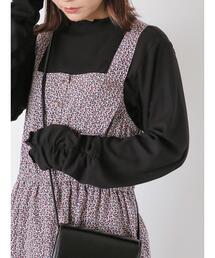 袖くしゅくしゅハイネックカットソー