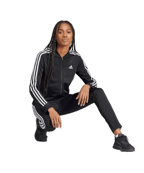 adidas（アディダス）の「アディダス adidas エッセンシャルズ スリーストライプス トラックスーツ（セットアップ・レディース・ブラック・S/M/L/XL）」の7枚目の写真