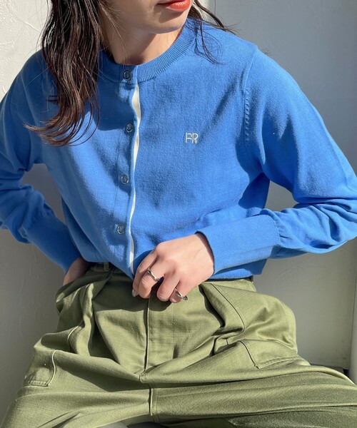 fredy emue（フレディエミュ）の「COTTON100 BASIC カーディガン（カーディガン/ボレロ・レディース・チャコールグレー/オフホワイト/ブルー・38）」の19枚目の写真