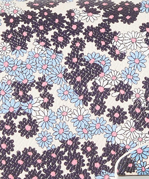 BENETTON (UNITED COLORS OF BENETTON)（ベネトンユナイテッドカラーズオブベネトン）の「メタルロゴ花柄総柄フェイクレザースモールショルダーバッグ（ショルダーバッグ・レディース・ネイビー/ラベンダー・FREE）」の14枚目の写真