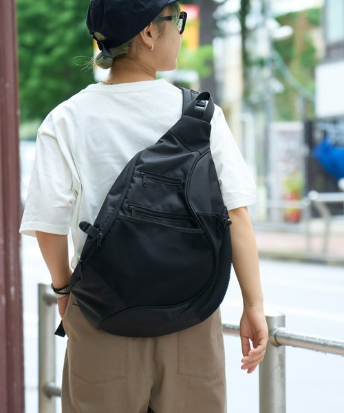 CIAOPANIC TYPY（チャオパニックティピー）の「【UNISEX】メッセンジャーバッグ / キーホルダー付き（ショルダーバッグ・メンズ・ブラック/カーキ/オレンジ・ONE SIZE）」の2枚目の写真