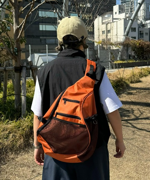 CIAOPANIC TYPY（チャオパニックティピー）の「【UNISEX】メッセンジャーバッグ / キーホルダー付き（ショルダーバッグ・メンズ・ブラック/カーキ/オレンジ・ONE SIZE）」の14枚目の写真