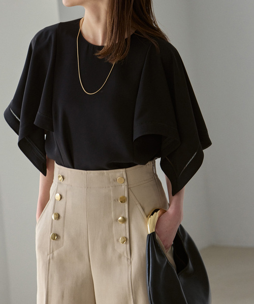 Noble（ノーブル）の「ラダーラインケープフレアブラウス（シャツ/ブラウス・レディース・ブラック/ホワイト系その他・FREE）」の4枚目の写真