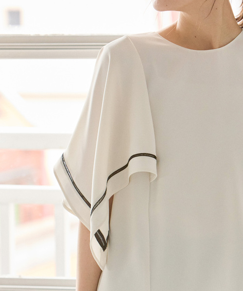 Noble（ノーブル）の「ラダーラインケープフレアブラウス（シャツ/ブラウス・レディース・ブラック/ホワイト系その他・FREE）」の7枚目の写真