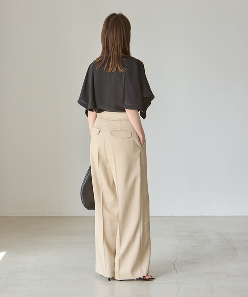 Noble（ノーブル）の「ラダーラインケープフレアブラウス