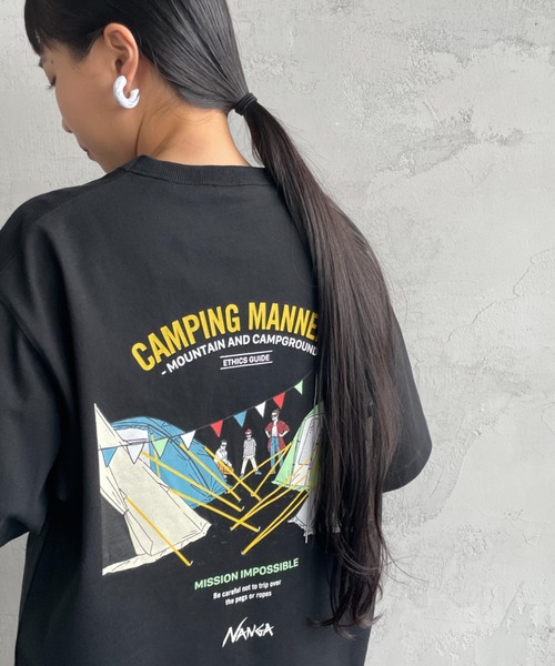NANGA（ナンガ）の「【WEB限定】[NANGA/ナンガ] CAMPING MANNERS PEG&ROPE エコハイブリットプリントTシャツ（Tシャツ/カットソー・レディース・ブラック/ホワイト/キャメル・S/M/L/XL）」の2枚目の写真