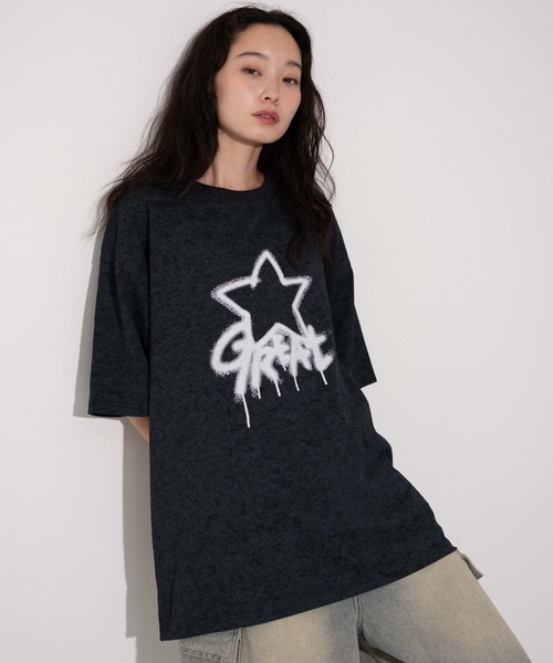 WEGO（ウィゴー）の「WEGO/スノーダイグラフィックT（Tシャツ/カットソー・メンズ・オレンジ/ブラック/ベージュ/ブラック系その他/ダークグレー・MEDIUM/LARGE）」の3枚目の写真
