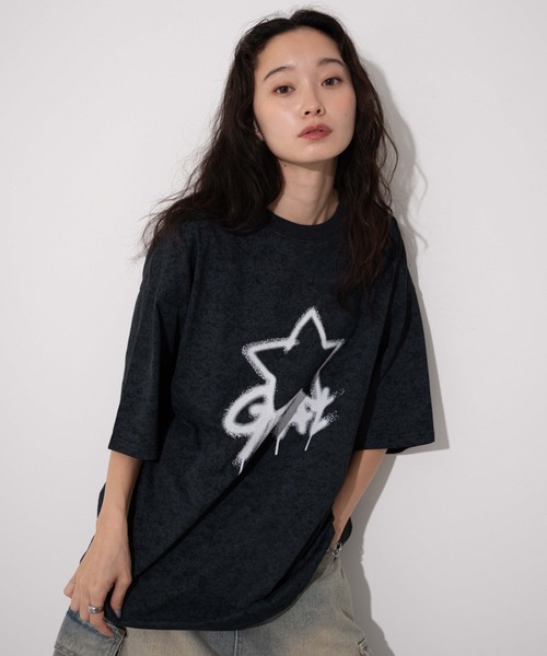 WEGO（ウィゴー）の「WEGO/スノーダイグラフィックT（Tシャツ/カットソー・メンズ・オレンジ/ブラック/ベージュ/ブラック系その他/ダークグレー・MEDIUM/LARGE）」の11枚目の写真
