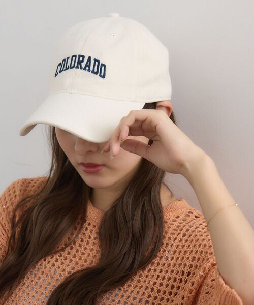 casita(RETRO GIRL)（カシータ）の「刺繍キャップ（キャップ・レディース・オフホワイト/ブラック/レッド/ブラウン/チャコールグレー・ONE SIZE）」の2枚目の写真