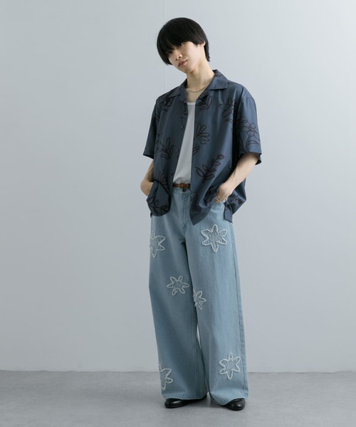 SENSE OF PLACE by URBAN RESEARCH（センスオブプレイスバイアーバンリサーチ）の「ブラックモチーフフラワーショートスリーブシャツ（シャツ/ブラウス・メンズ・パープル/ブラック/チャコールグレー・LARGE/MEDIUM）」の4枚目の写真