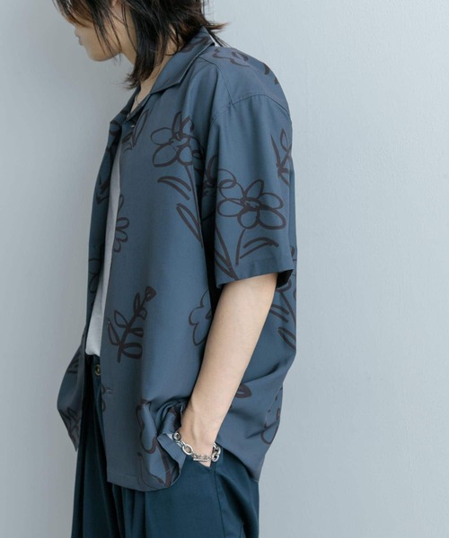 SENSE OF PLACE by URBAN RESEARCH（センスオブプレイスバイアーバンリサーチ）の「ブラックモチーフフラワーショートスリーブシャツ（シャツ/ブラウス・メンズ・パープル/ブラック/チャコールグレー・LARGE/MEDIUM）」の6枚目の写真