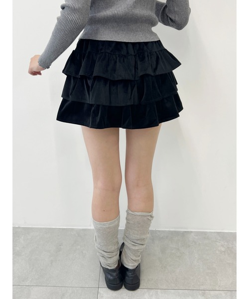 PHILLY(フィリー)の「【PHILLY】ベロア3段フリルミニスカート(スカート・レディース・ブラック/アイボリー・FREE)」の4枚目の写真