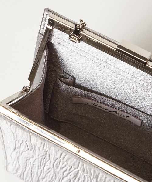 AIMER（エメ）の「縦型スクエアパーティーバッグ（クラッチバッグ