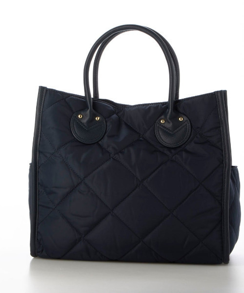 cache cache(カシュ カシュ)の「カシュカシュ cachecache / キルティングスクエアトートバッグM(トートバッグ・レディース・ブラック/ブラウン/カーキ/ベージュ/ネイビー・FREE)」の5枚目の写真