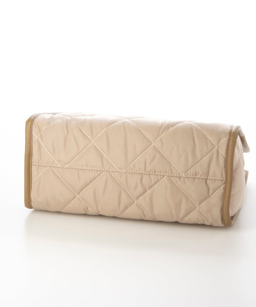 cache cache(カシュ カシュ)の「カシュカシュ cachecache / キルティングスクエアトートバッグM(トートバッグ・レディース・ブラック/ブラウン/カーキ/ベージュ/ネイビー・FREE)」の16枚目の写真