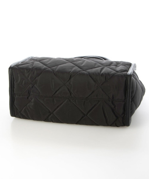 cache cache(カシュ カシュ)の「カシュカシュ cachecache / キルティングスクエアトートバッグM(トートバッグ・レディース・ブラック/ブラウン/カーキ/ベージュ/ネイビー・FREE)」の7枚目の写真