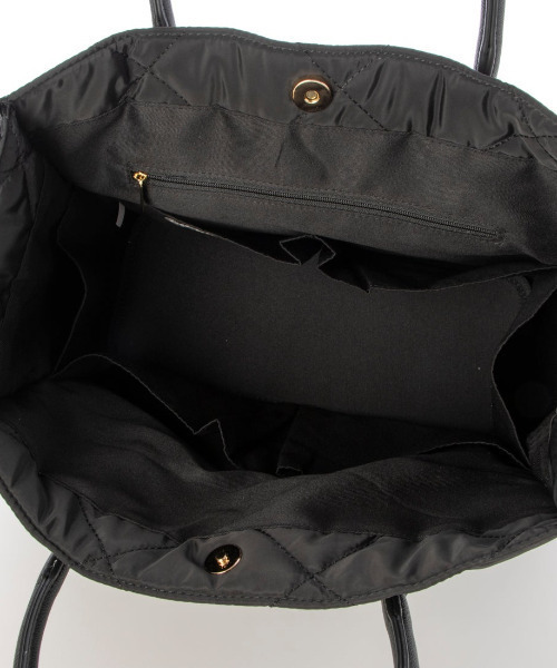 cache cache(カシュ カシュ)の「カシュカシュ cachecache / キルティングスクエアトートバッグM(トートバッグ・レディース・ブラック/ブラウン/カーキ/ベージュ/ネイビー・FREE)」の8枚目の写真