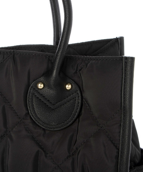 cache cache(カシュ カシュ)の「カシュカシュ cachecache / キルティングスクエアトートバッグM(トートバッグ・レディース・ブラック/ブラウン/カーキ/ベージュ/ネイビー・FREE)」の9枚目の写真