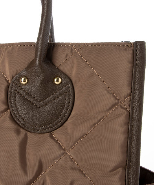 cache cache(カシュ カシュ)の「カシュカシュ cachecache / キルティングスクエアトートバッグM(トートバッグ・レディース・ブラック/ブラウン/カーキ/ベージュ/ネイビー・FREE)」の14枚目の写真