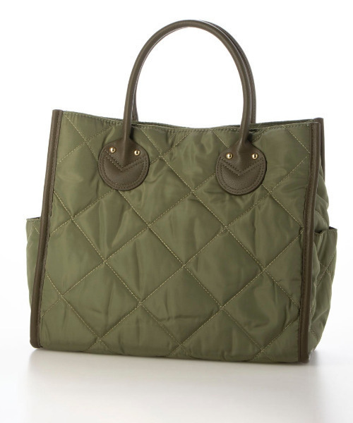 cache cache(カシュ カシュ)の「カシュカシュ cachecache / キルティングスクエアトートバッグM(トートバッグ・レディース・ブラック/ブラウン/カーキ/ベージュ/ネイビー・FREE)」の19枚目の写真