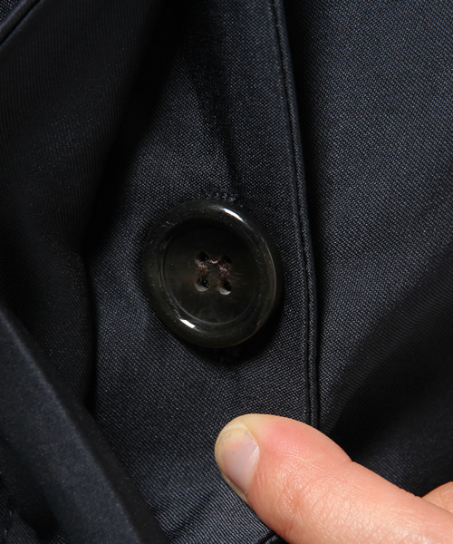 LBC（エルビーシー）の「ダブルクロスステンカラーコート    （ブルゾン・レディース・ネイビー/ライトブラウン・LARGE/MEDIUM）」の12枚目の写真