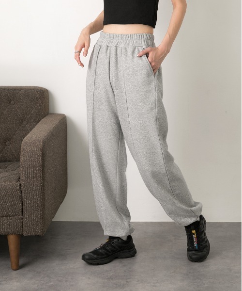 ad thie（アドティエ）の「ピンタック 裏毛ジョガーパンツ（スウェットパンツ・レディース・ブラック/ブラウン/チャコール/オートミール/アイボリー/杢グレー・FREE）」の3枚目の写真