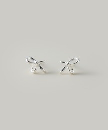 【金属アレルギー軽減】〈silver925〉ニュアンスリボンピアス