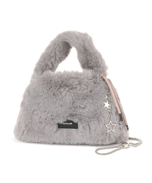 BAYFLOW（ベイフロー）の「[500mlのペットボトルも入る]チャーム付きファーショルダーバッグ（ショルダーバッグ・レディース・オフホワイト/グレー/グリーン・FREE）」の10枚目の写真