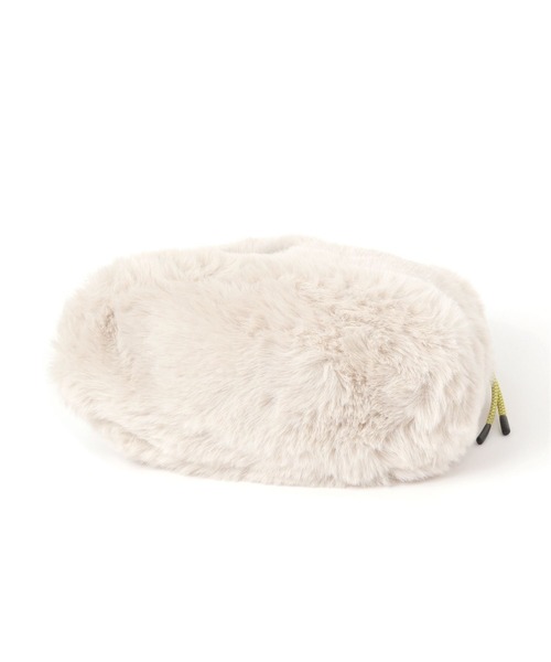 BAYFLOW（ベイフロー）の「[500mlのペットボトルも入る]チャーム付きファーショルダーバッグ（ショルダーバッグ・レディース・オフホワイト/グレー/グリーン・FREE）」の15枚目の写真