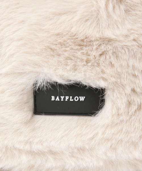 BAYFLOW（ベイフロー）の「[500mlのペットボトルも入る]チャーム付きファーショルダーバッグ（ショルダーバッグ・レディース・オフホワイト/グレー/グリーン・FREE）」の19枚目の写真
