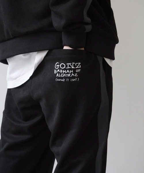 (What it isNt)ART BY MARKGONZALES(ワットイットイズント)の「【 (What it isNt)ART BY MARKGONZALES / (ワットイットイズント) アートバイ マークゴンザレス 】 カットスウェード トラック パンツ(その他パンツ・メンズ・ベージュ/ブラック・L/XL/M)」の4枚目の写真