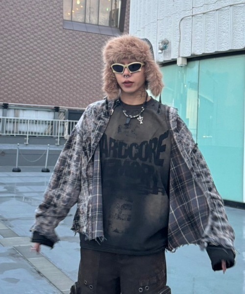 XU（エックスユー）の「ストリートファッション XU エックスユー durty check shirts ダーティーチェックシャツ オンブレチェックシャツ 長袖シャツ 韓国ファッション 韓国ストリート グランジ（シャツ/ブラウス・メンズ・グレー・ONE SIZE）」の7枚目の写真