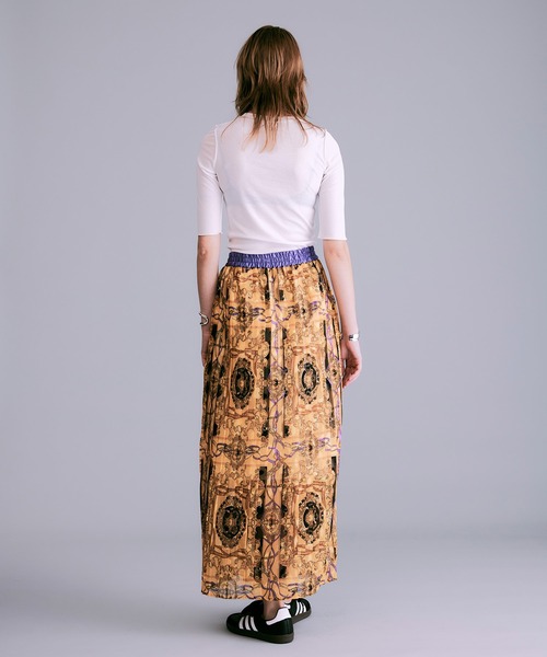 NOISE MAKER(ノイズメーカー)の「スカーフ柄プリーツロングスカート【MADE IN JAPAN】(スカート・レディース・ブラック/ブラウン/イエロー・36/38)」の16枚目の写真