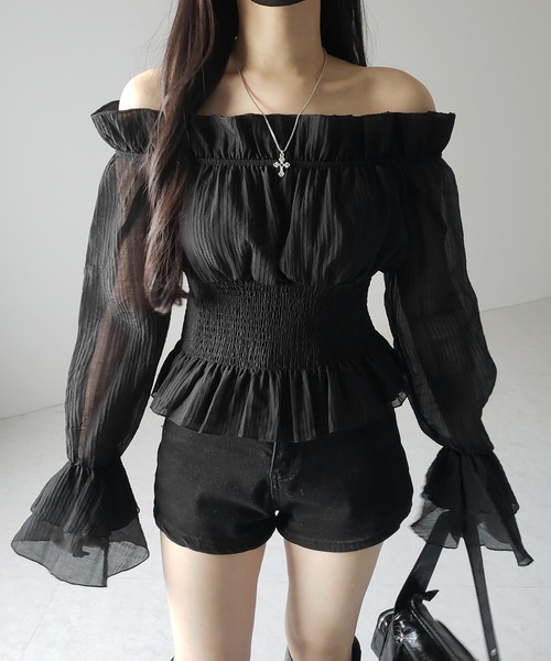 me+em select(ミームセレクト)の「※※【 2color / 2WAY 】ウエストシャーリングシアーフリルオフショルブラウス / waist shirring sheer frill off shoulder blouse(シャツ/ブラウス・レディース・ブラック/アイボリー・FREE)」の18枚目の写真