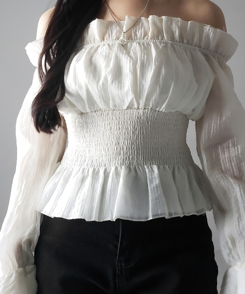 me+em select(ミームセレクト)の「※※【 2color / 2WAY 】ウエストシャーリングシアーフリルオフショルブラウス / waist shirring sheer frill off shoulder blouse(シャツ/ブラウス・レディース・ブラック/アイボリー・FREE)」の7枚目の写真