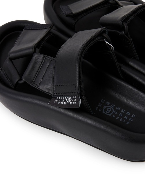 MM6 Maison Margiela(エムエムシックス メゾン マルジェラ)の「MM6 Maison Margiela (エムエムシックス メゾンマルジェラ) プラット(サンダル・レディース・ブラック・37)」の7枚目の写真