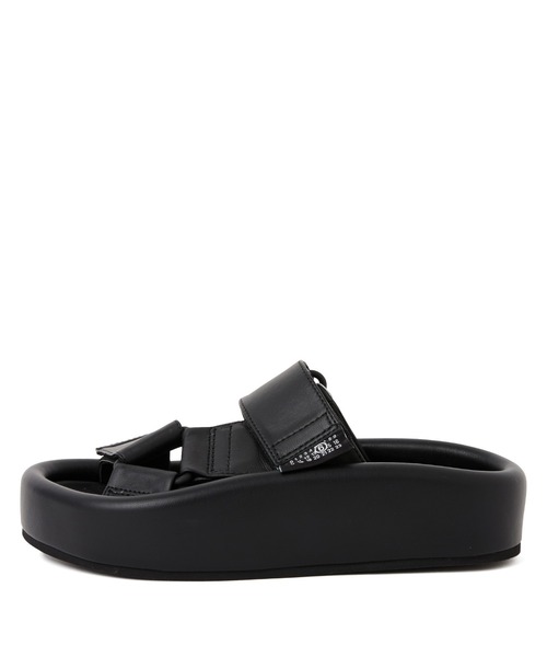 MM6 Maison Margiela(エムエムシックス メゾン マルジェラ)の「MM6 Maison Margiela (エムエムシックス メゾンマルジェラ) プラット(サンダル・レディース・ブラック・37)」の2枚目の写真