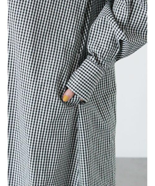 Lugnoncure（ルノンキュール）の「【イージーケア】バンドカラーシャツワンピース（ワンピース・レディース・ネイビー/ブラック/オフホワイト・F）」の9枚目の写真